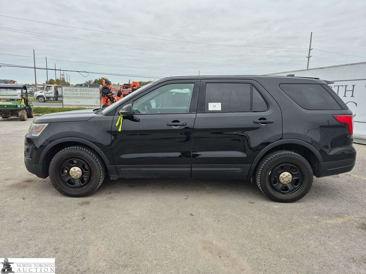 2019-ford-explorer-image-8