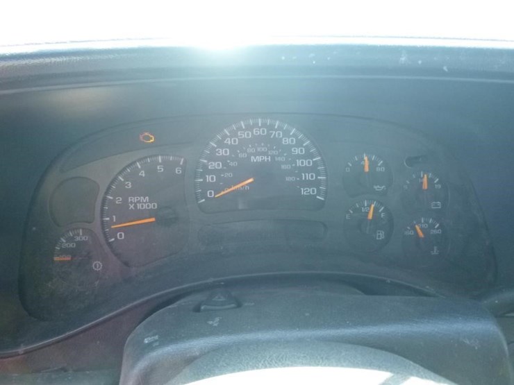 2003-chevrolet-2500hd-image-16