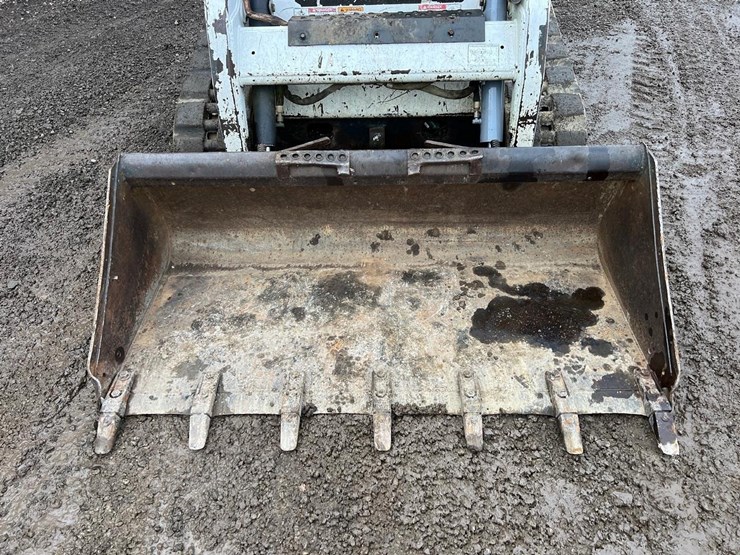 2004-bobcat-t180-image-10