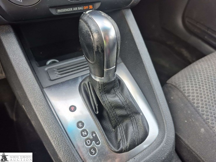 2014-volkswagen-jetta-se-4dr-sedan-6a-image-16