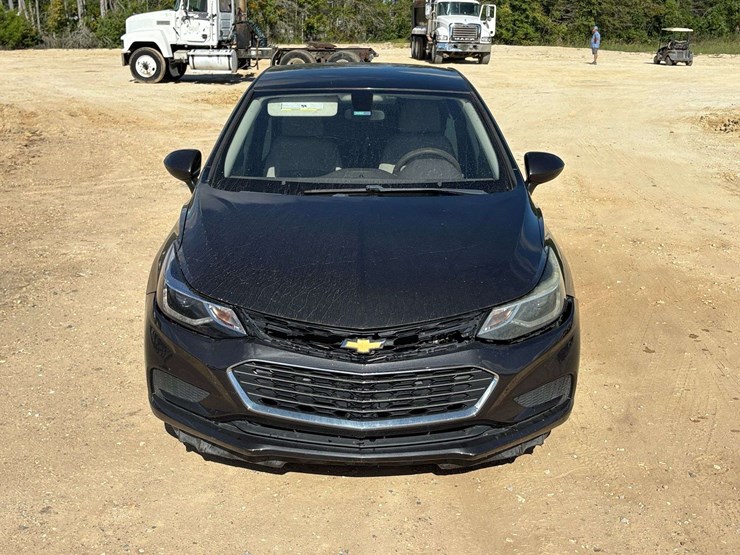 2017-chevrolet-cruz-4-door-sedan-(140,649-miles)-image-5