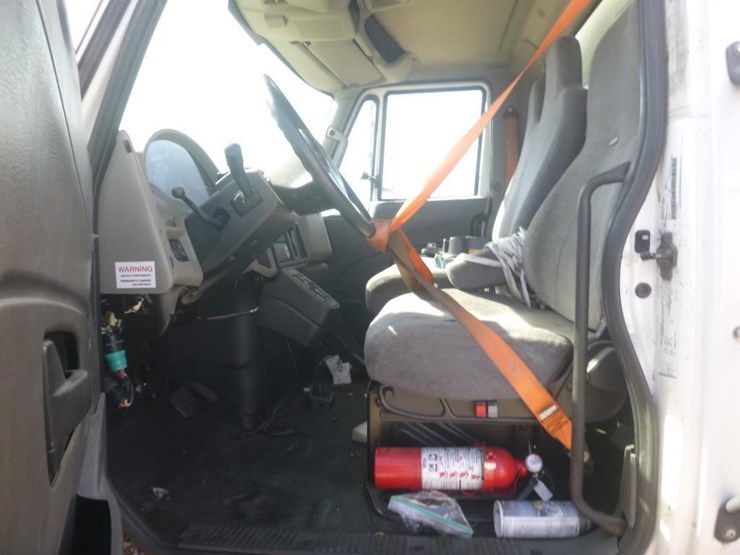 2013-international-durastar-4300-image-16