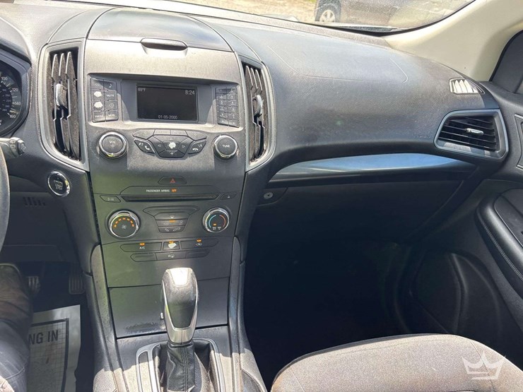2016-ford-edge-image-13