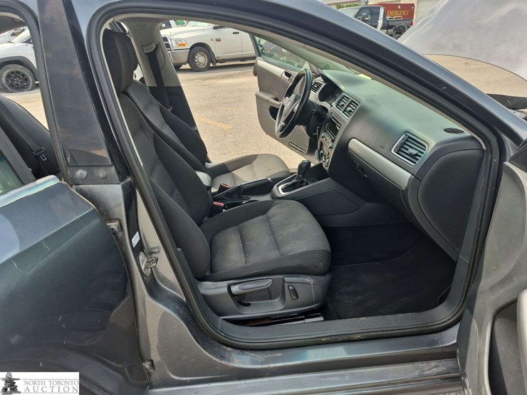 2014-volkswagen-jetta-se-4dr-sedan-6a-image-29