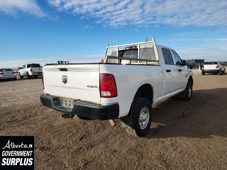 2015-dodge-2500-image-4