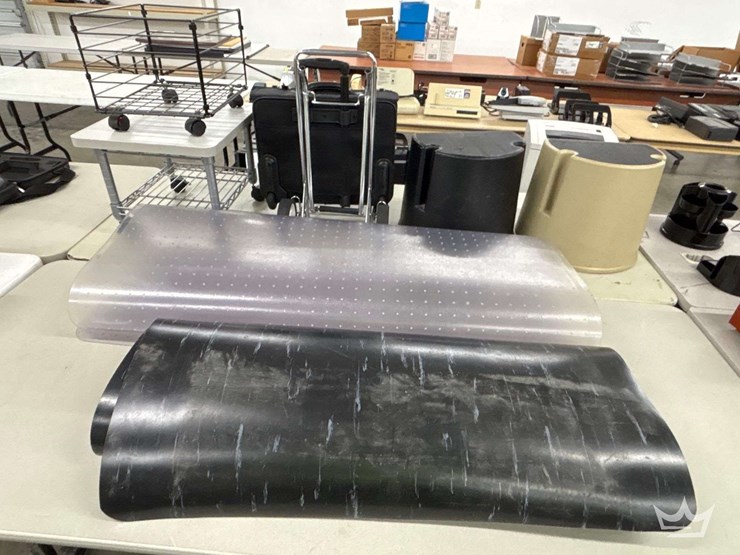 misc.-office-items-(organizers,-clocks,-mats,-stools,-carts,-and-height-adjustable-table.-image-9
