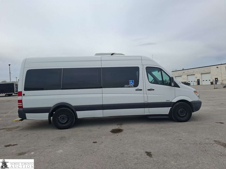2012-mercedes-benz-sprinter-2500-image-4