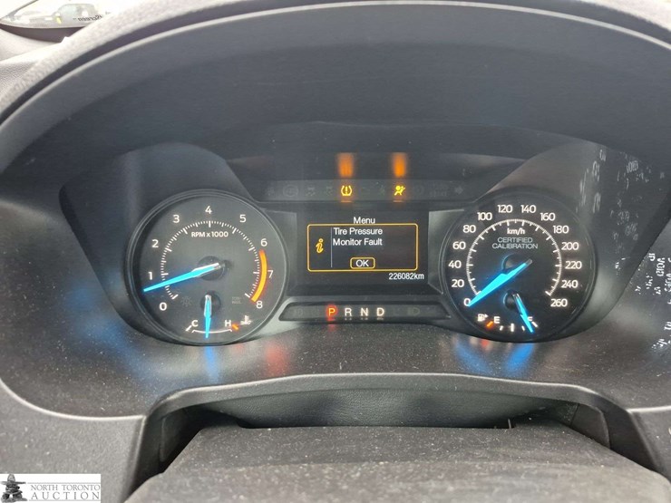 2019-ford-explorer-image-11