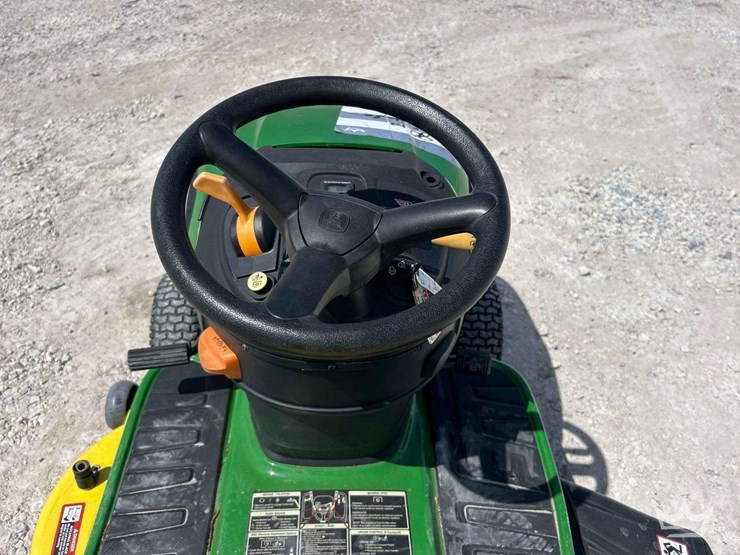 2019-john-deere-e100-42in-riding-mower-image-13