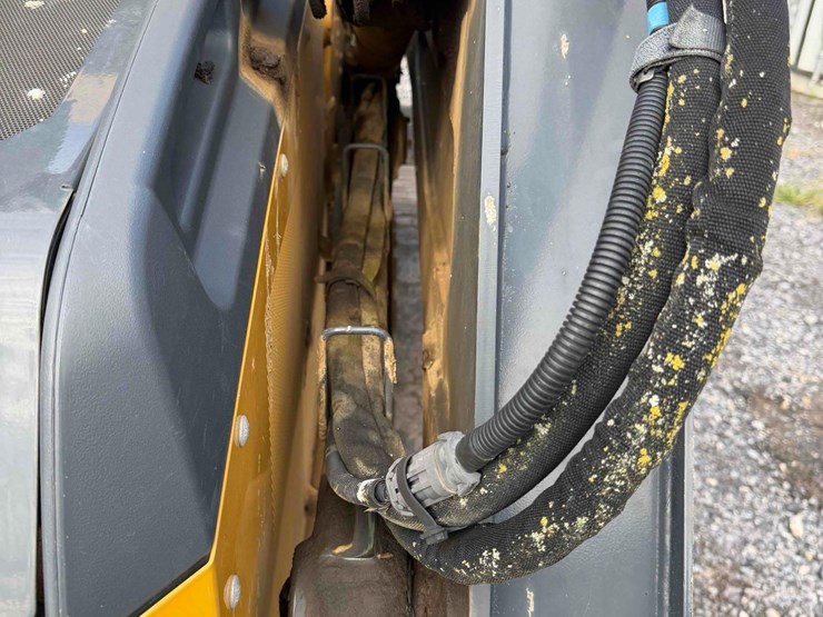 deere-325g-image-13