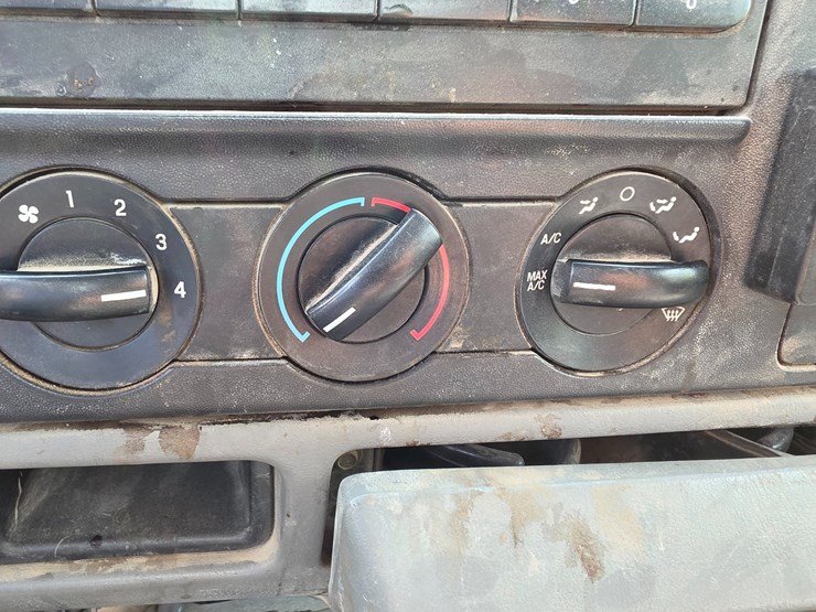 2005-ford-f550-image-51