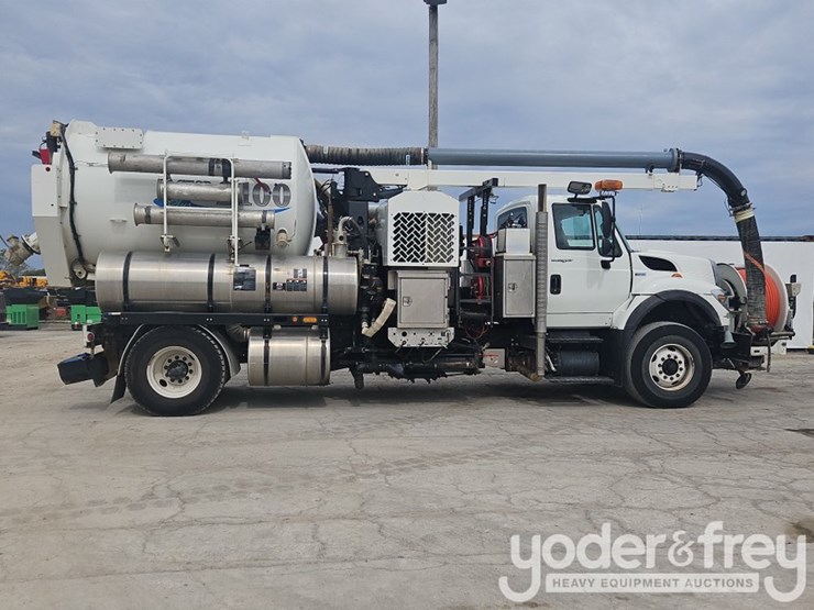 2012-vactor-2100-image-7