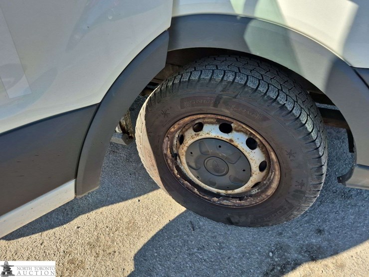 2015-ford-transit-image-26