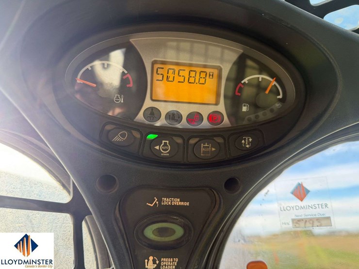 2015-bobcat-s570-image-17