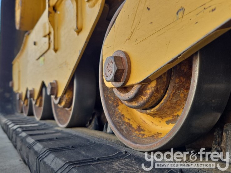 2019-caterpillar-259d3-image-16