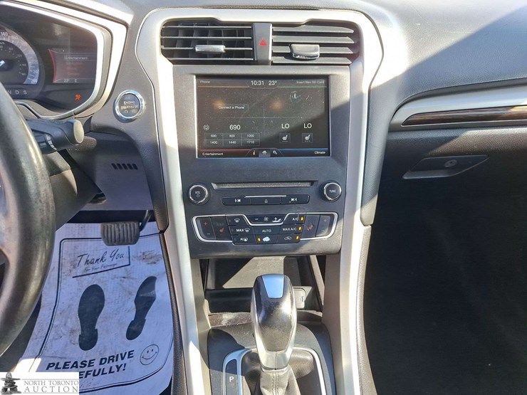 2016-ford-fusion-image-12