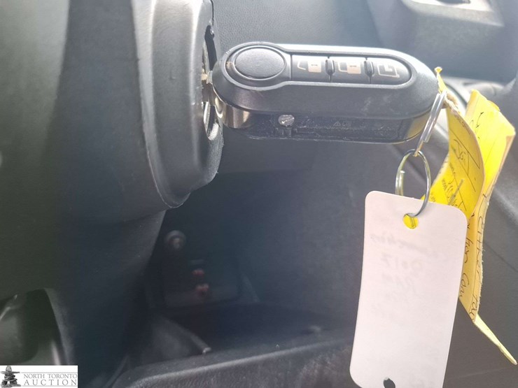 non-operable-2017-ram-promaster-cargo-van-image-12