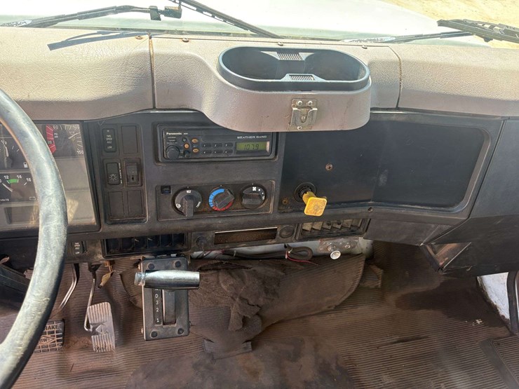 2000-international-4700-image-14