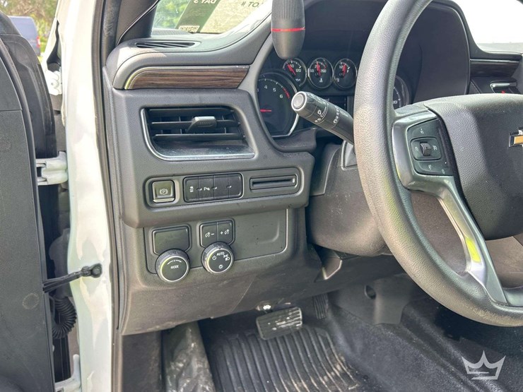 2023-chevrolet-tahoe-image-14