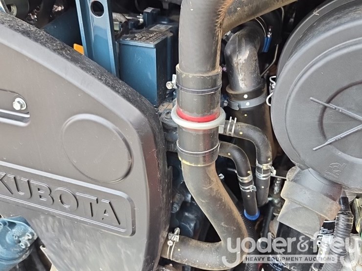 2024-kubota-ssv65-image-38