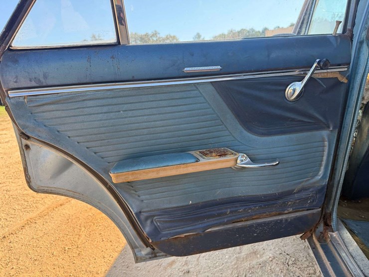 1962-chevrolet-chevy-ii-300-/-nova-400-4-door-sedan-image-19