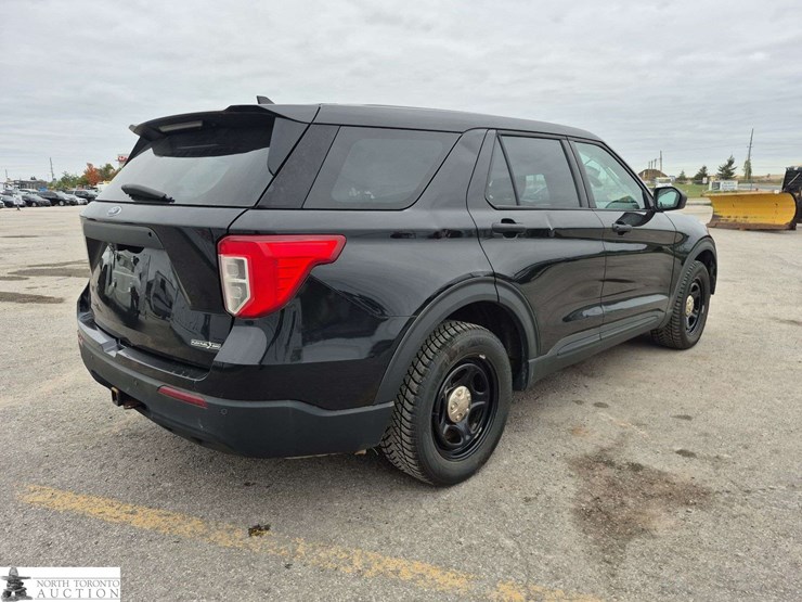 2021-ford-explorer-image-5