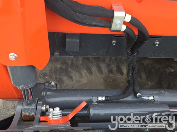 2024-kubota-ssv65-image-19