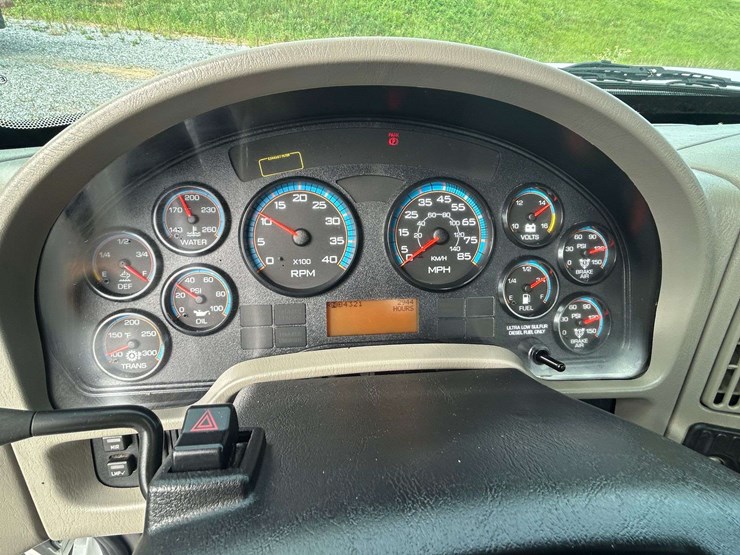 2019-international-durastar-4300-image-47