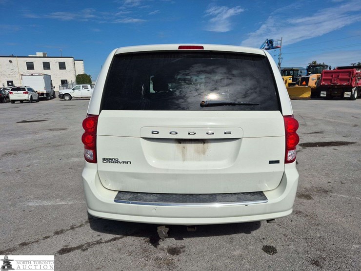 2011-dodge-grand-caravan-se-image-6