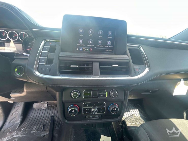 2023-chevrolet-tahoe-image-19