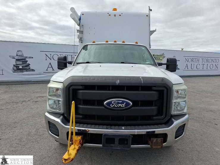 2011-ford-f350-image-2