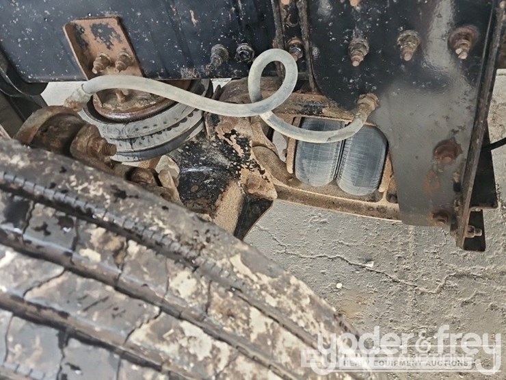 2019-freightliner-122sd-image-58