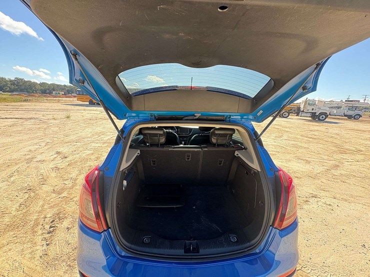 2018-buick-encore-image-17