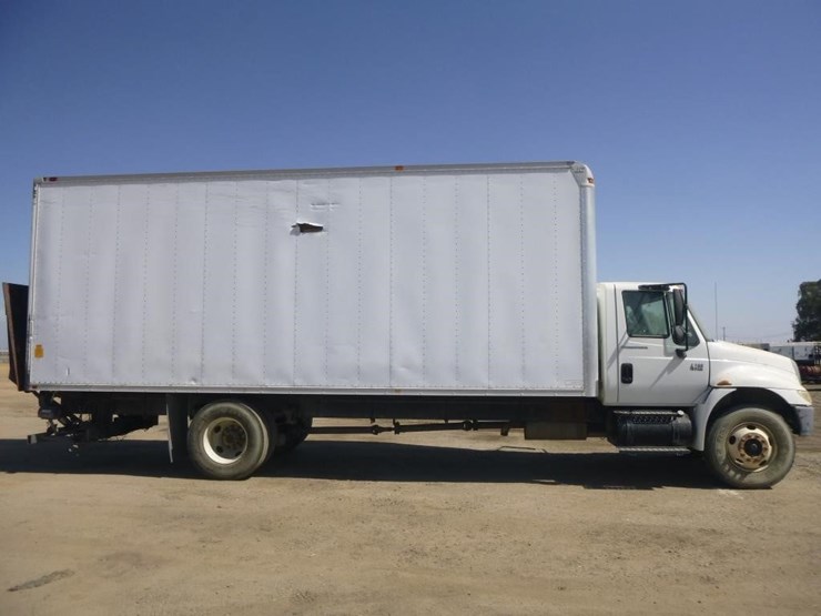 2005-international-durastar-4200-image-16