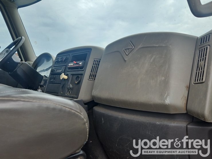 2012-vactor-2100-image-63