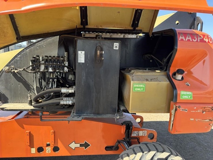 2007-jlg-400s-image-24