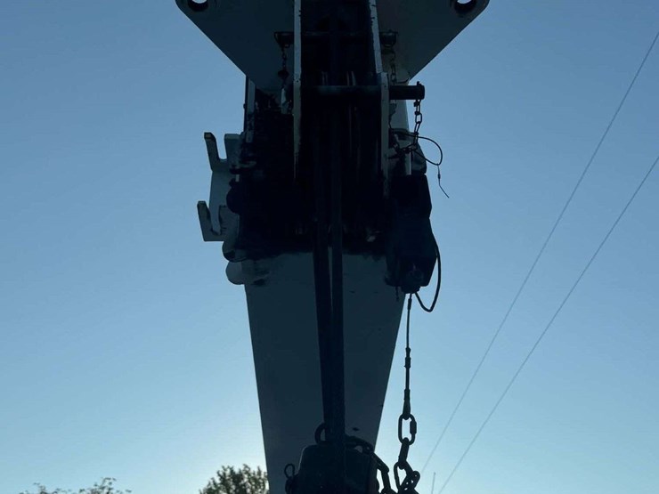 2013-peterbilt-365-image-37