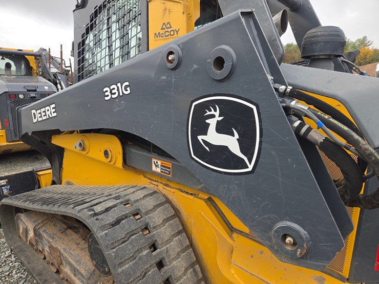 2020-deere-331g-image-19