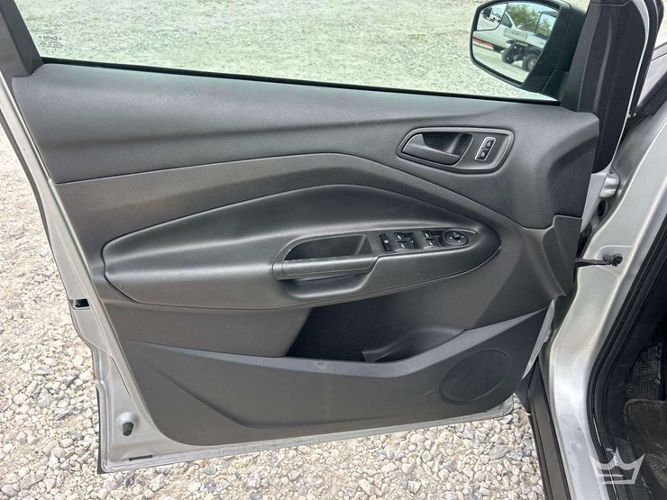 2015-ford-escape-image-11