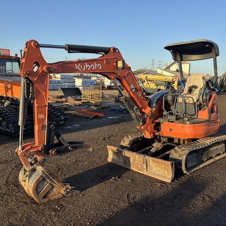 KUBOTA U30