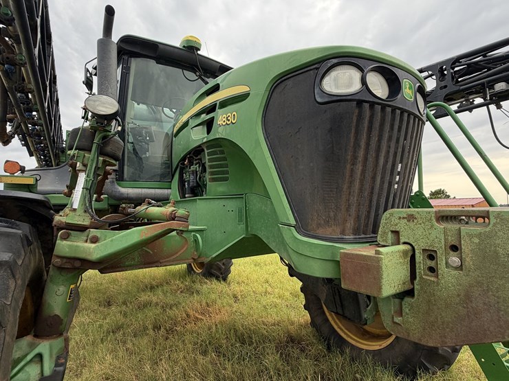 2010-john-deere-4830-image-12