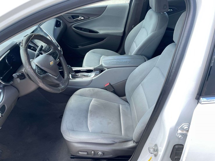 2016-chevrolet-malibu-4-door-sedan-(249,316-miles)-image-10
