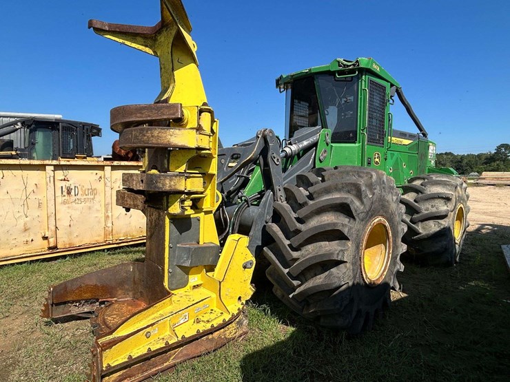 2017-deere-843l-image-3