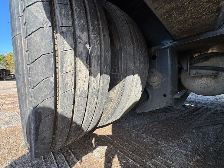2022-globe-lowboy-image-90