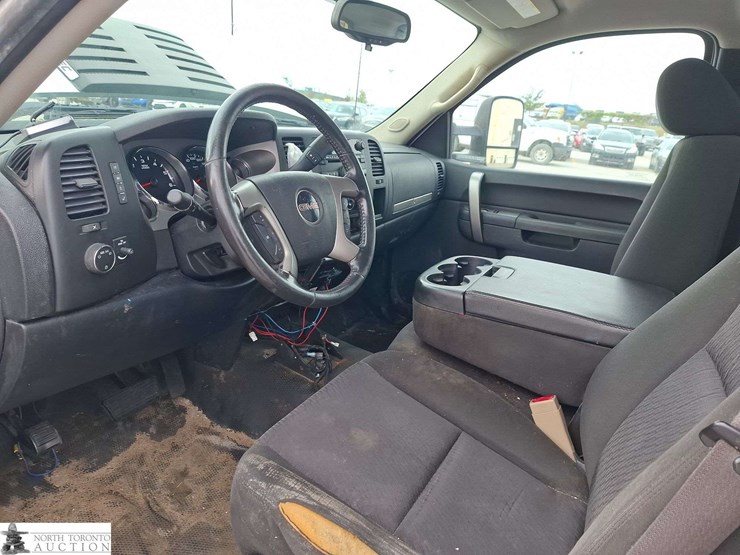 2011-gmc-sierra-2500hd-image-10