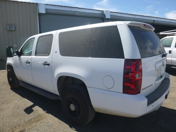 2007-chevrolet-suburban-image-4