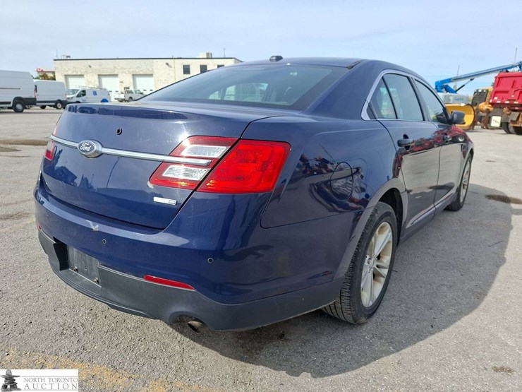 2017-ford-taurus-image-5