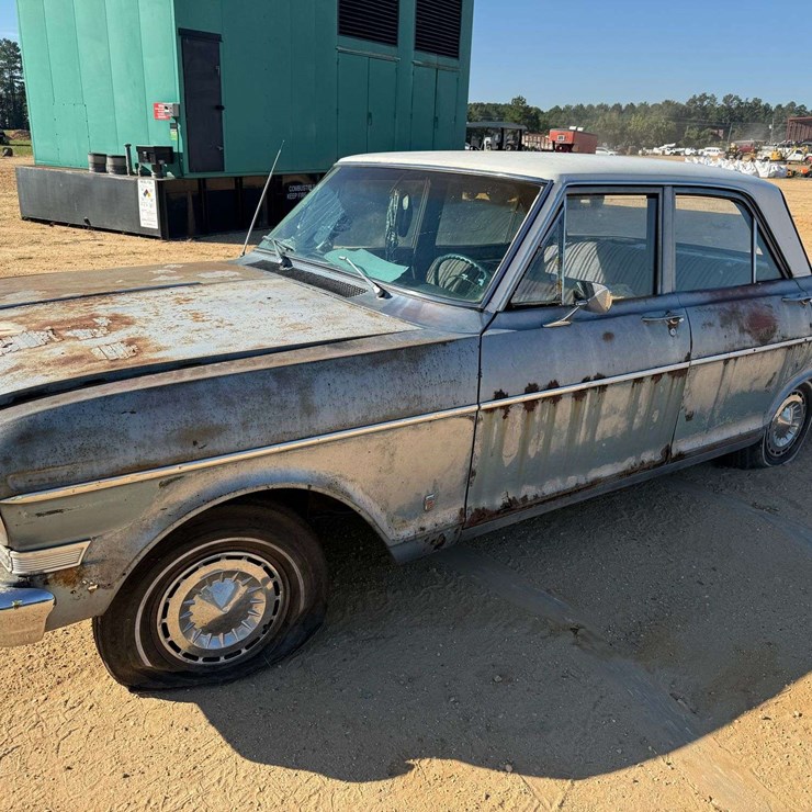 1962 Chevrolet Chevy II 300 / Nova 400 4-Door Sedan