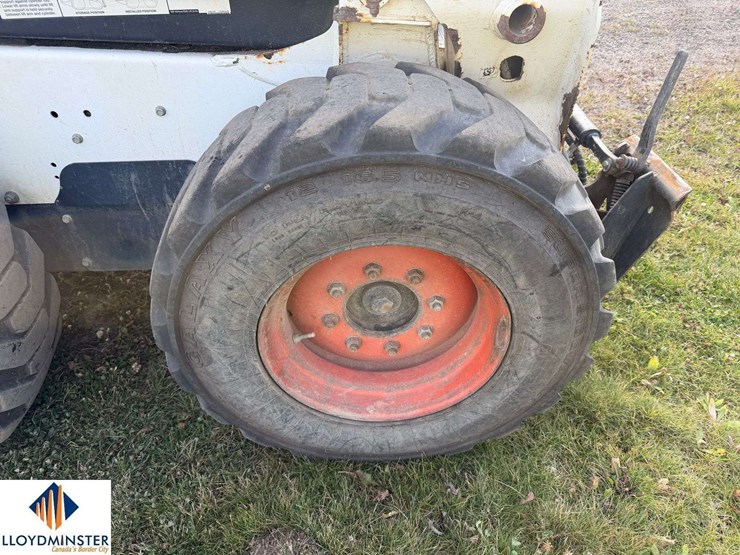 2015-bobcat-s570-image-10