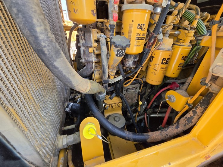 2007-caterpillar-953d-image-35